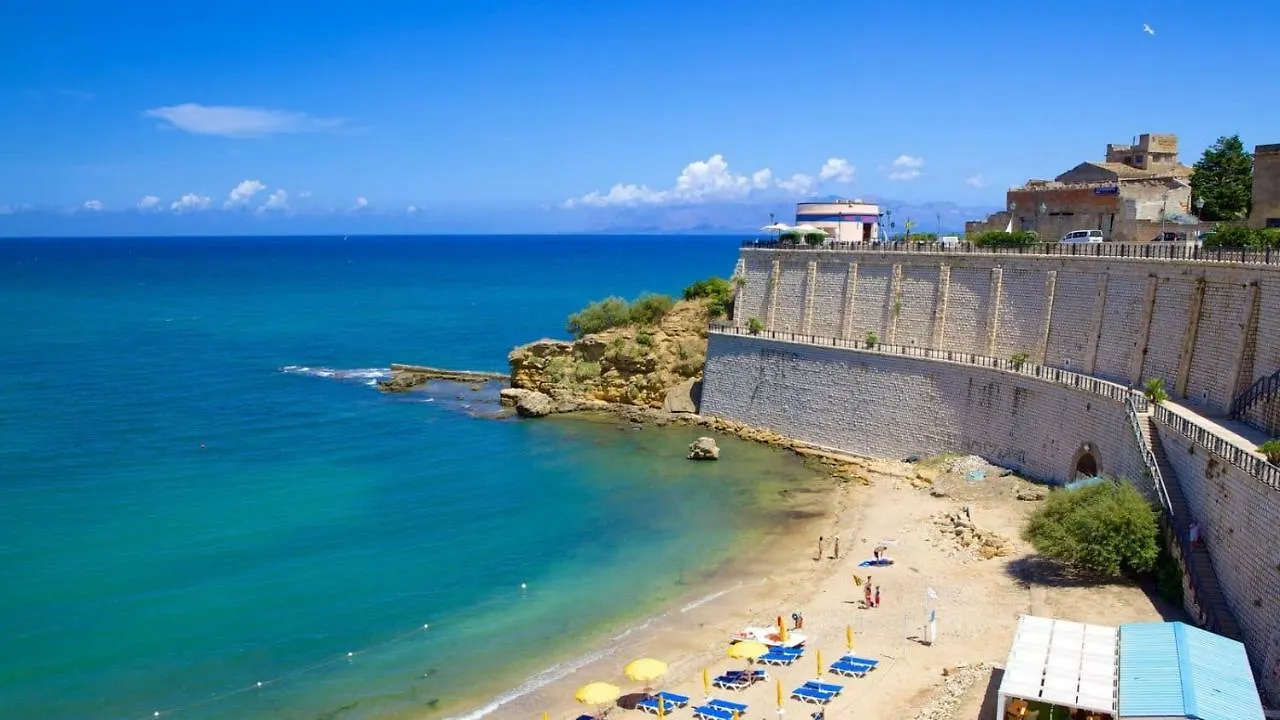 Egesta Mare Affittacamere كاستيلاّماري ديل غو 3*,